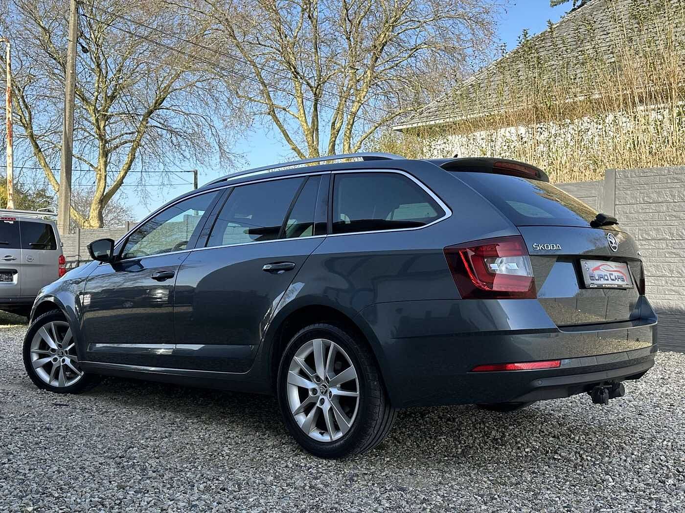 SKODA Octavia SW 1.0 TSI Ambition XENON/LED/COCKPIT/CARPLAY/CAM