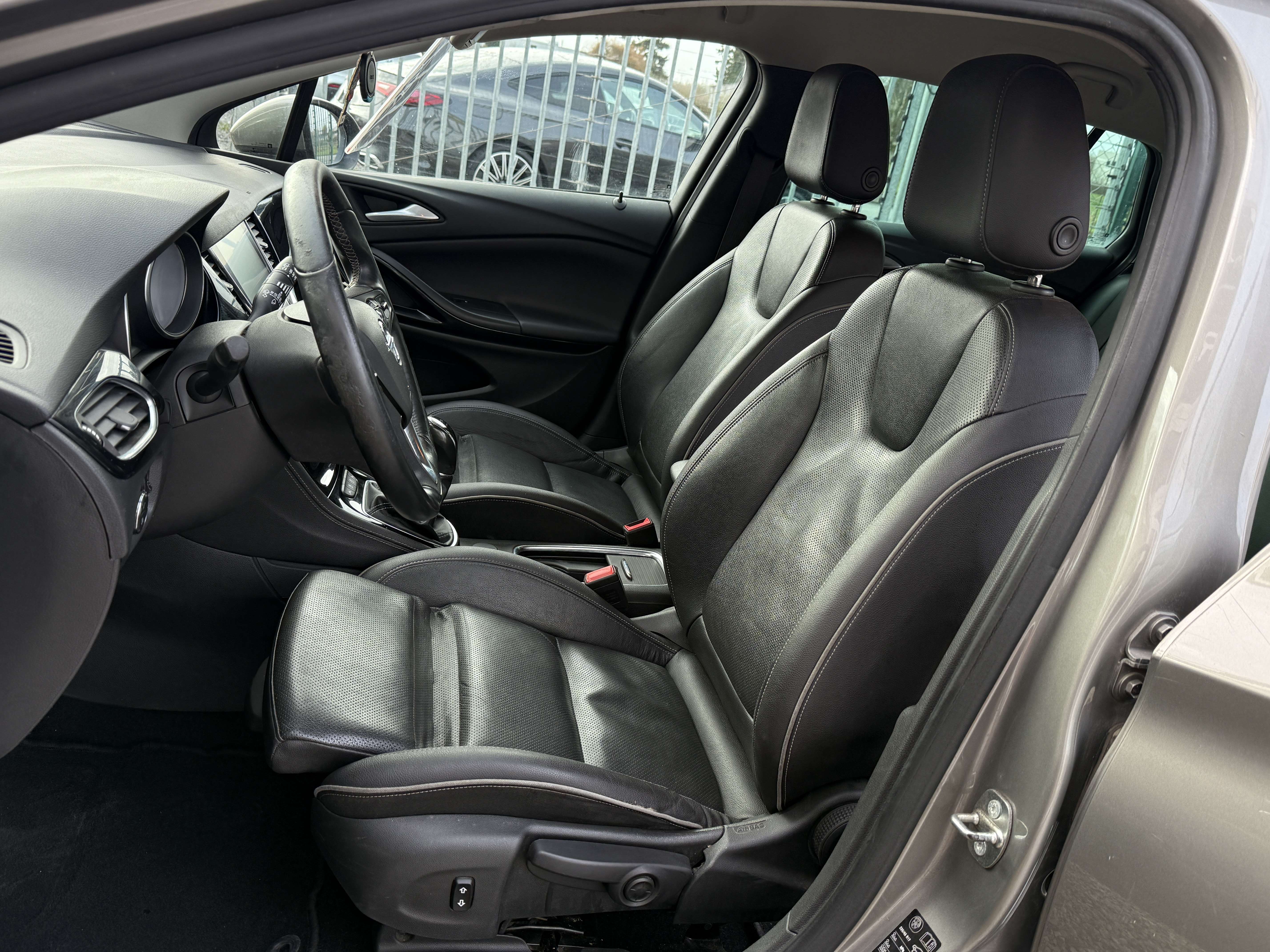 Opel Astra Astra 1.6 tdci_ECRAN PROBLEME_VENTE MARCHANDE_