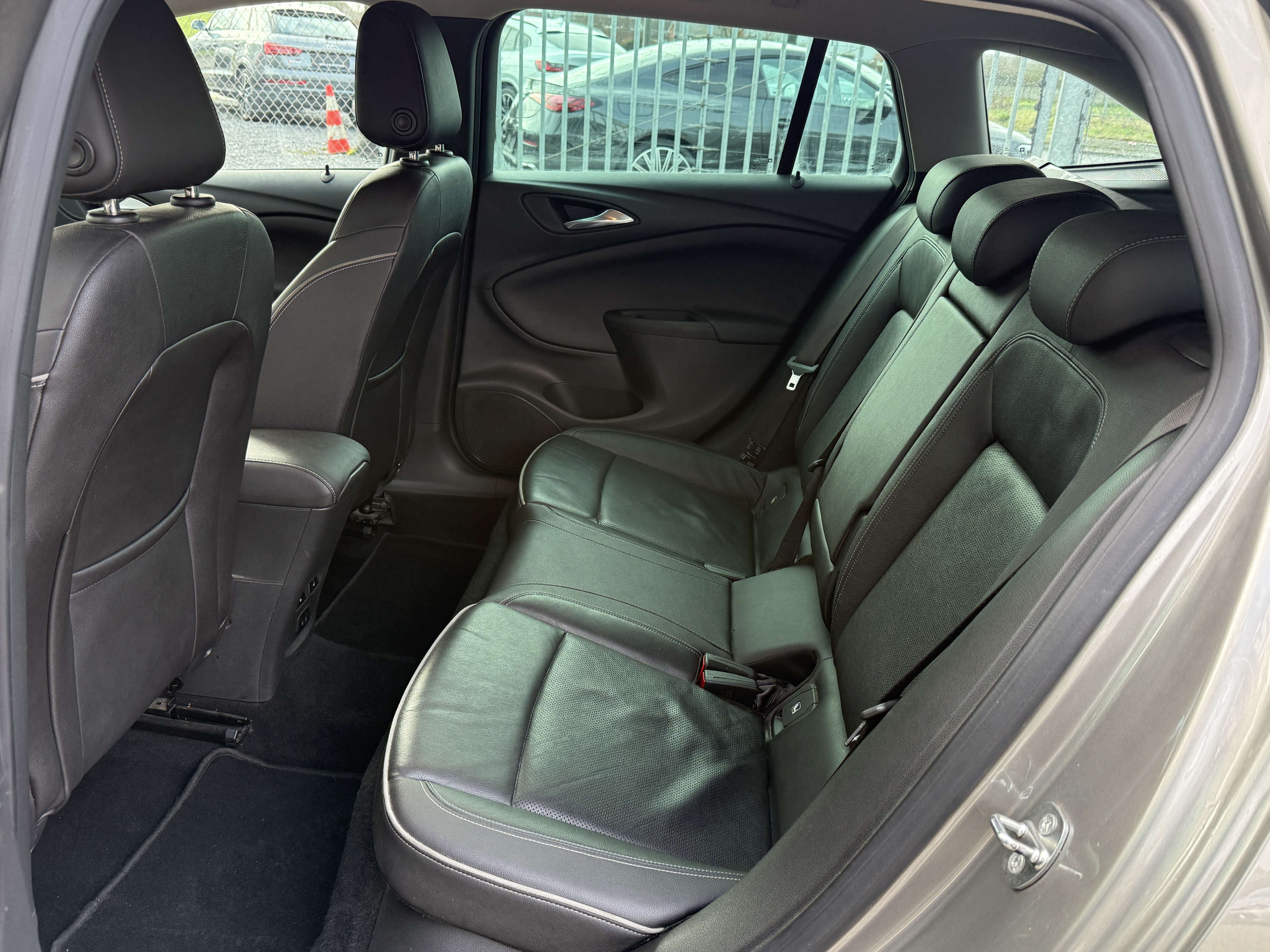 Opel Astra Astra 1.6 tdci_ECRAN PROBLEME_VENTE MARCHANDE_