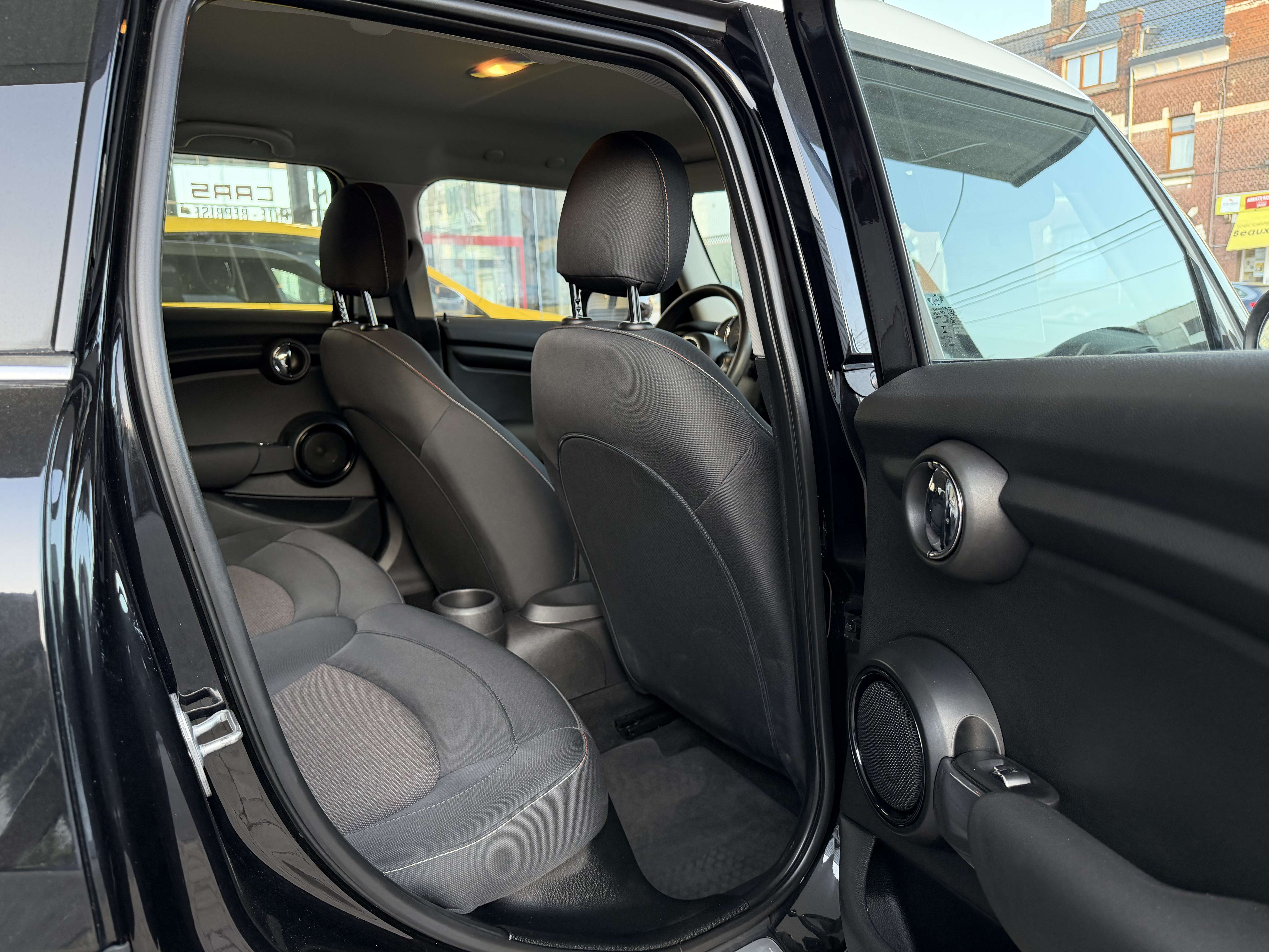 MINI Cooper D 1.5D 5Portes AIRCO-1PROPR. 20.100km!!! (ETAT NEUF)