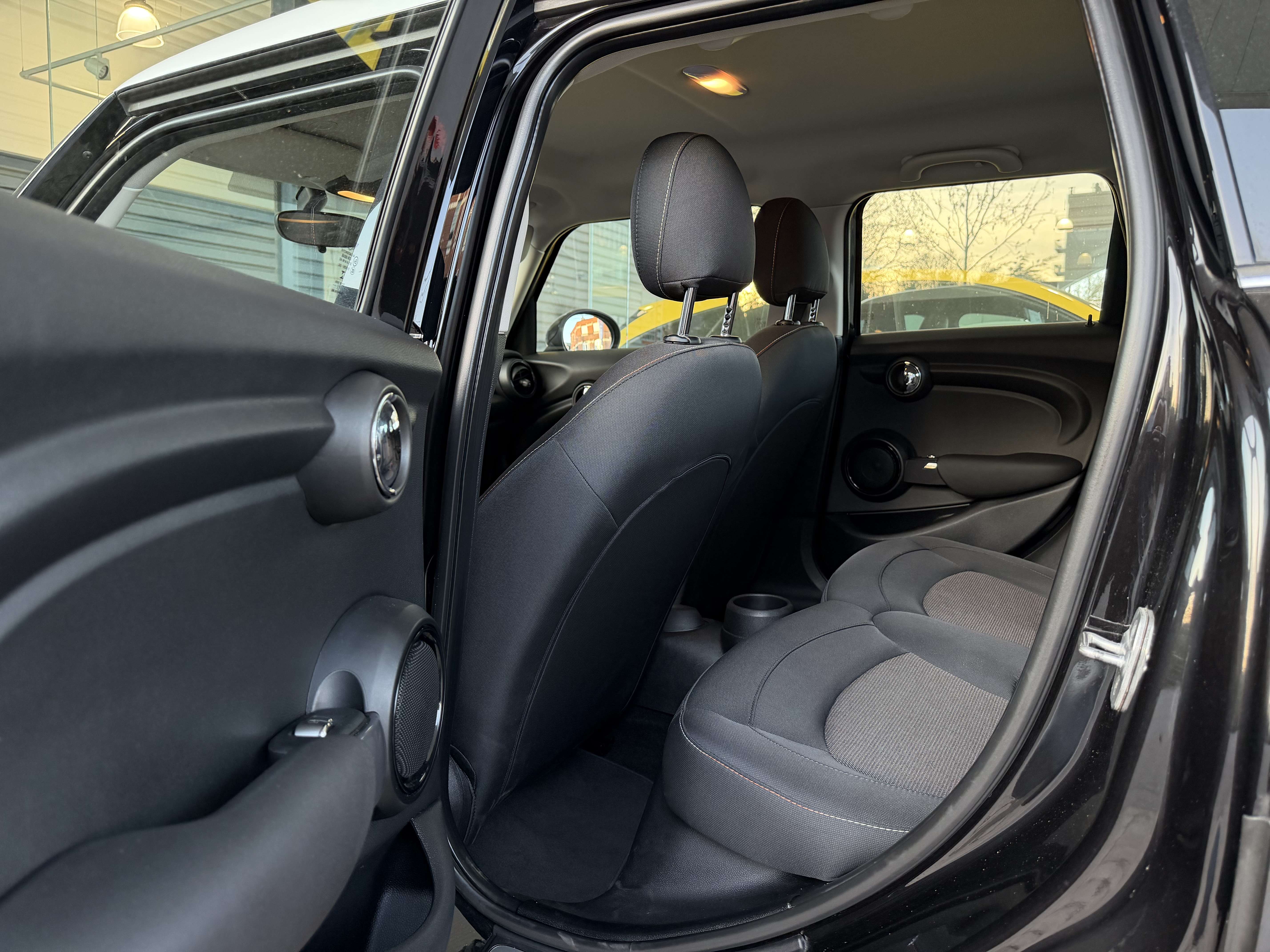 MINI Cooper D 1.5D 5Portes AIRCO-1PROPR. 20.100km!!! (ETAT NEUF)