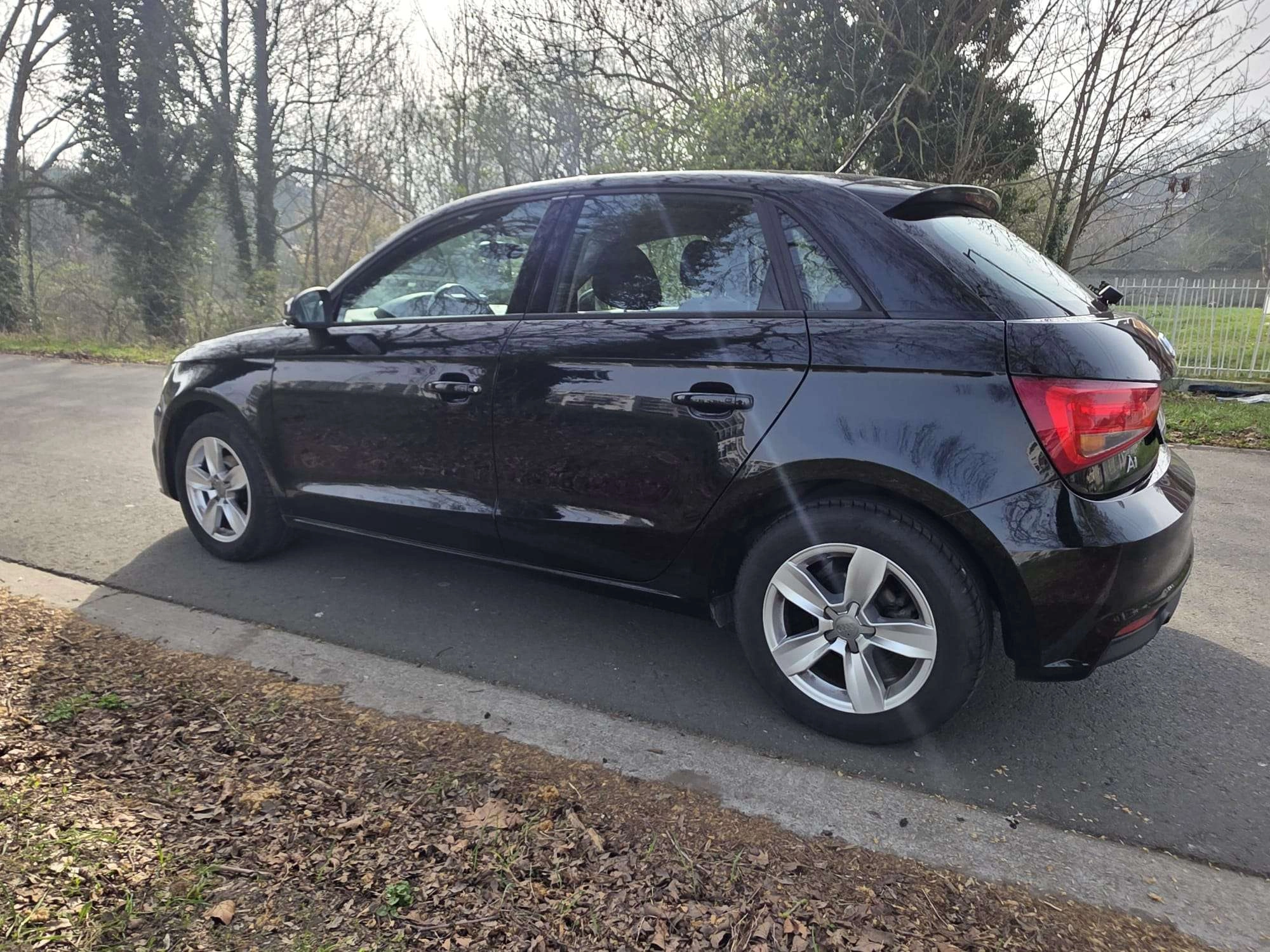 Audi A1 Sportback 1.4 TDi- Courroie Ok - Entretien ok