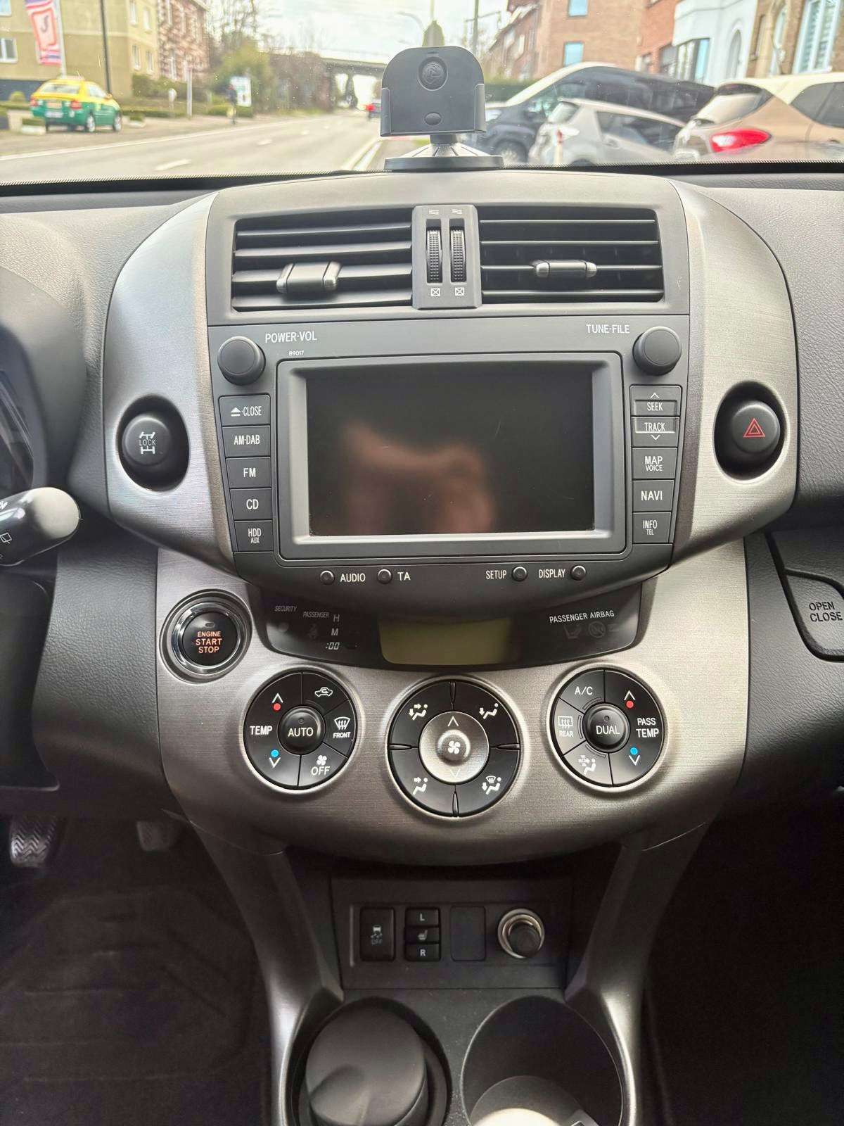 Toyota RAV 4 2.2 D-4D 4x4 VIP DPF " car-pass " Belgium car