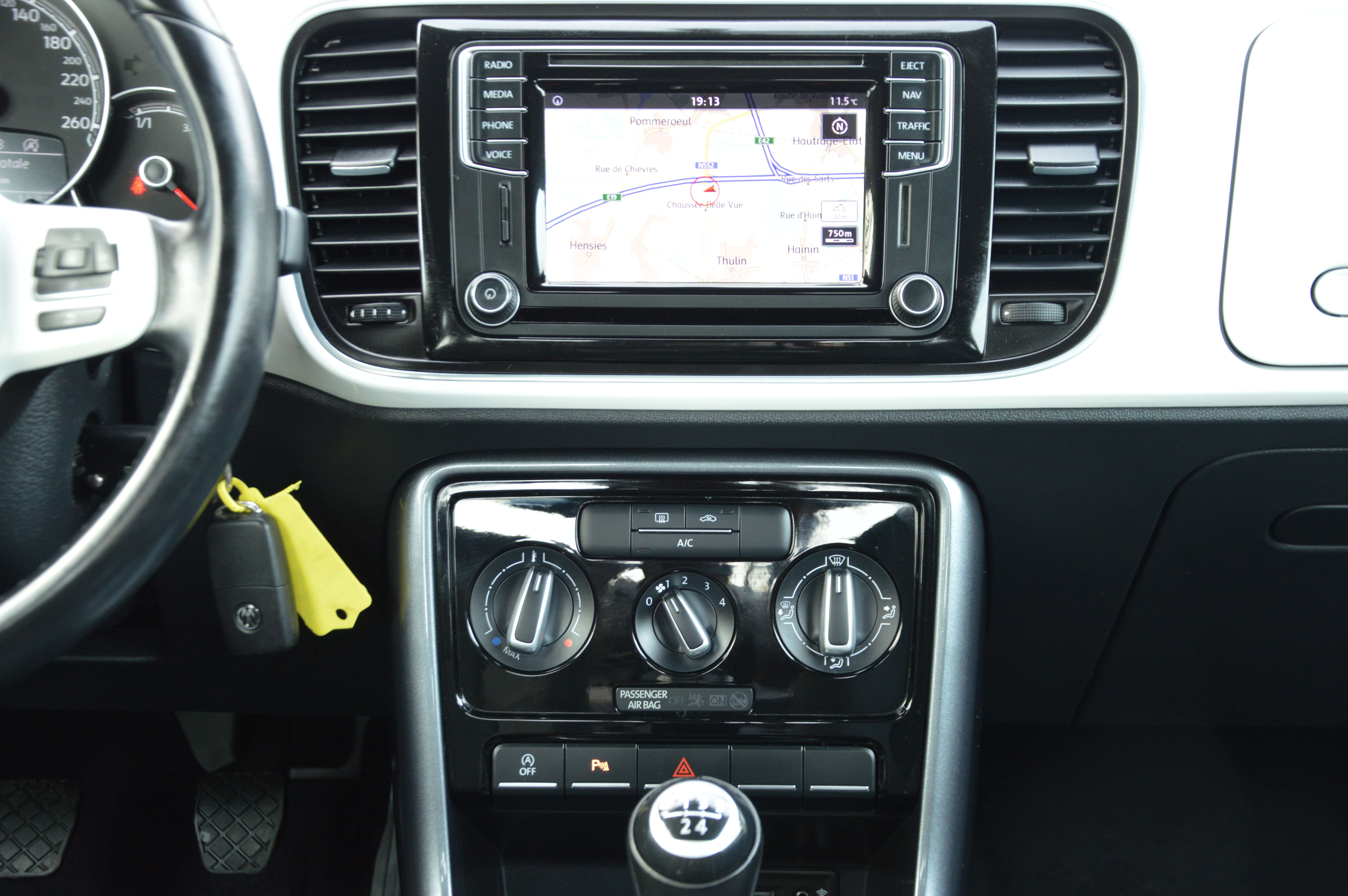 Volkswagen Beetle 2.0CRTDi Exclusive NAV SENS AV/AR CLIM 91.771KM