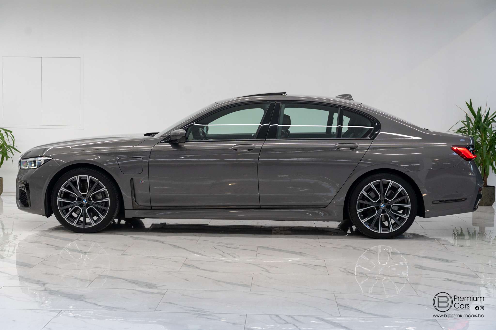 BMW 745 e M pack Individual/FULL OPTIONS!/Laser/ACC/360°/