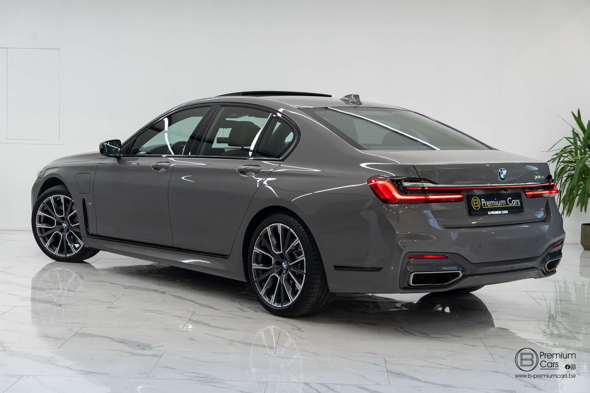 BMW 745 e M pack Individual/FULL OPTIONS!/Laser/ACC/360°/