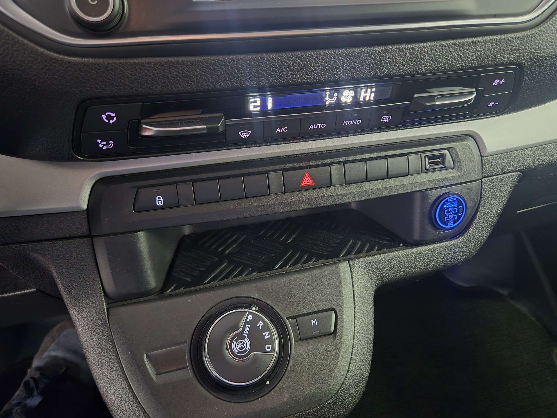 Fiat Scudo *L3/H1*6PLACES*BT AUTO*NAVI*CAMERA*PDC*JANTES*2PL*