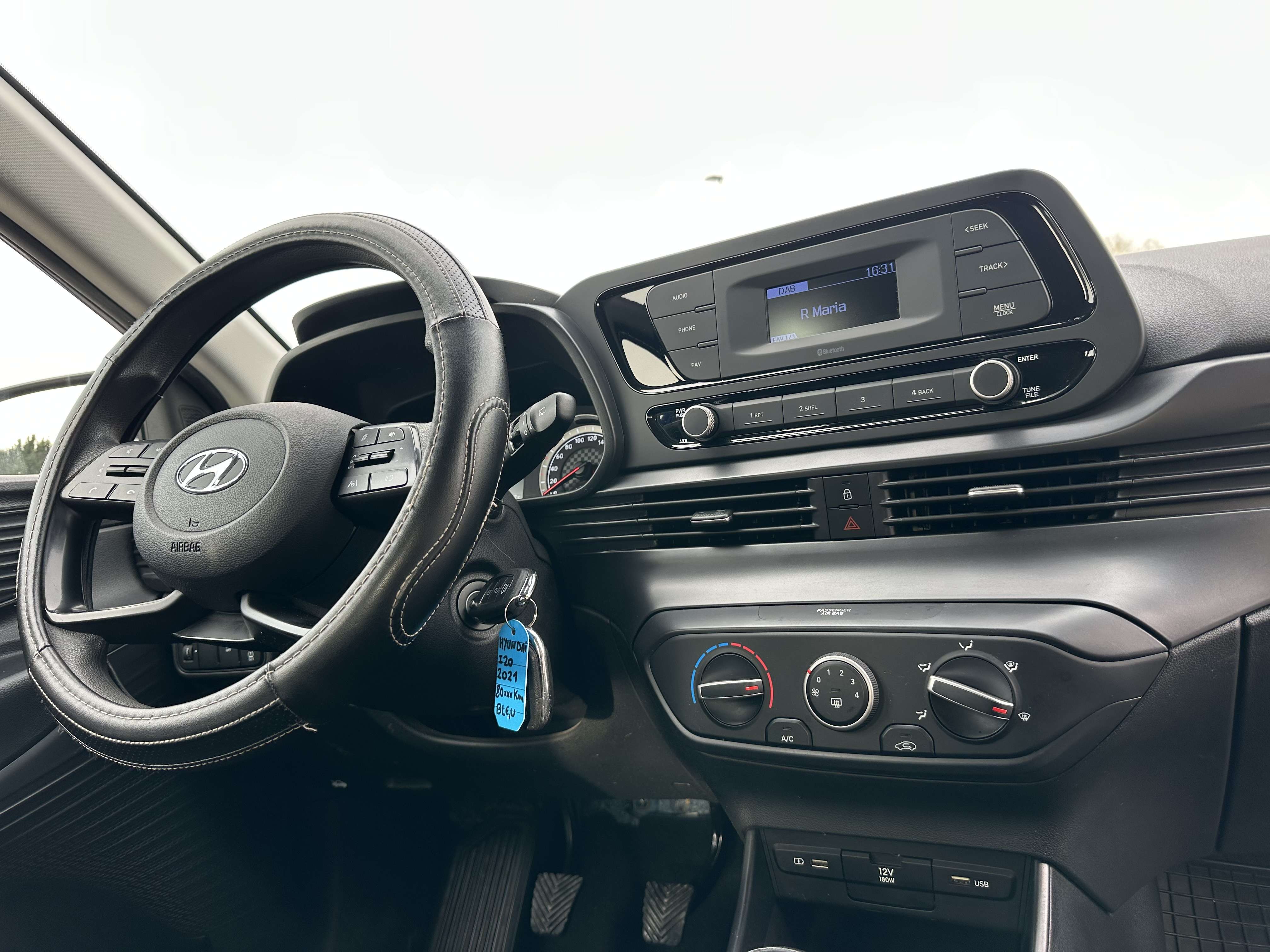 Hyundai i20 • TRES PROPRE • GARANTIE 1 AN