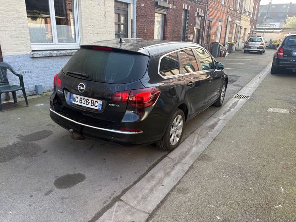 Opel Astra V SPORTS TOURER 1.6 DIESEL 110 BUSINESS EDITION
