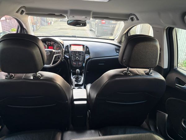 Opel Astra V SPORTS TOURER 1.6 DIESEL 110 BUSINESS EDITION