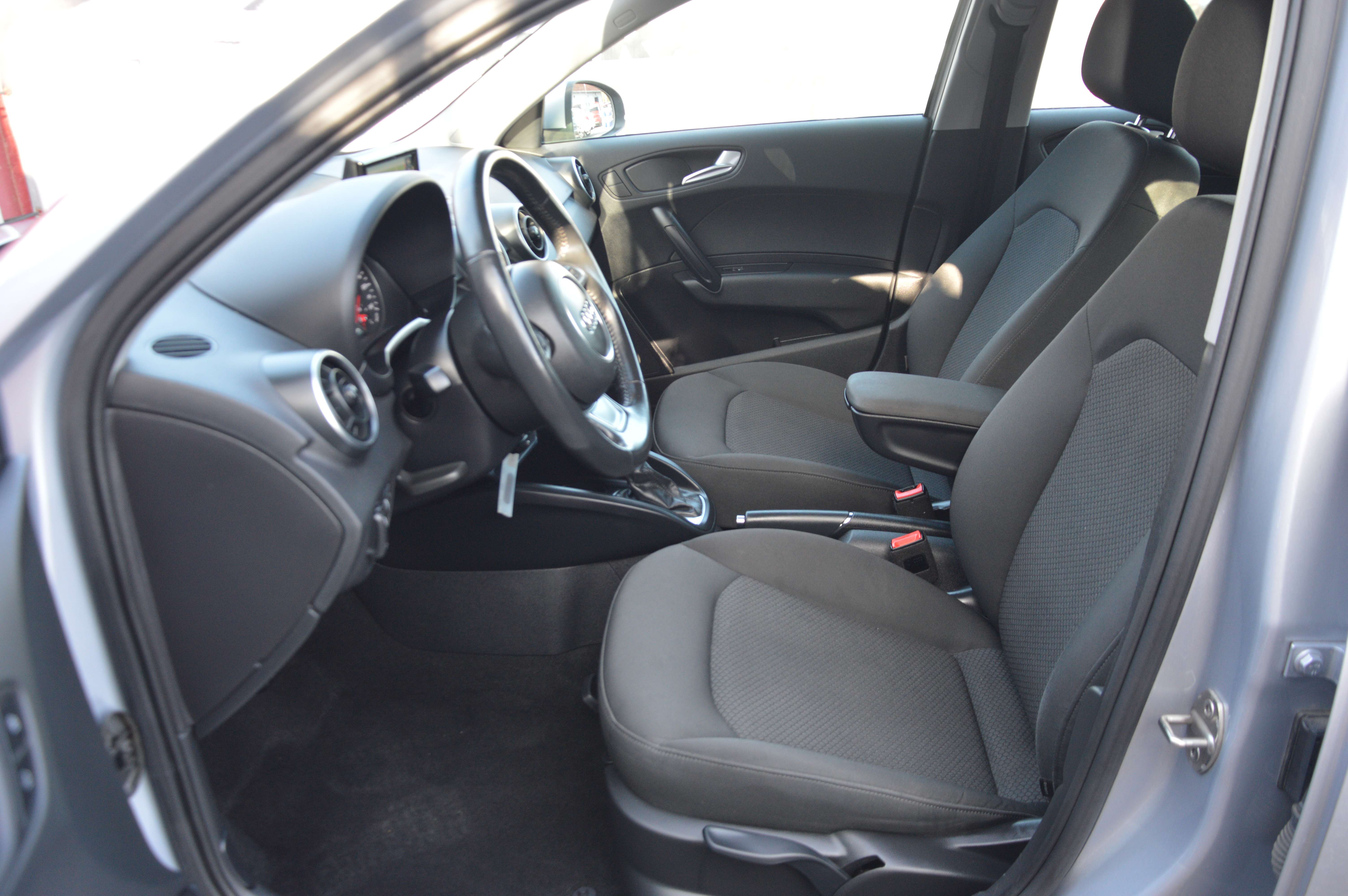 Audi A1 1.4TDi Sport BOITE AUT NAV SENS AR CLIM 87.007KM