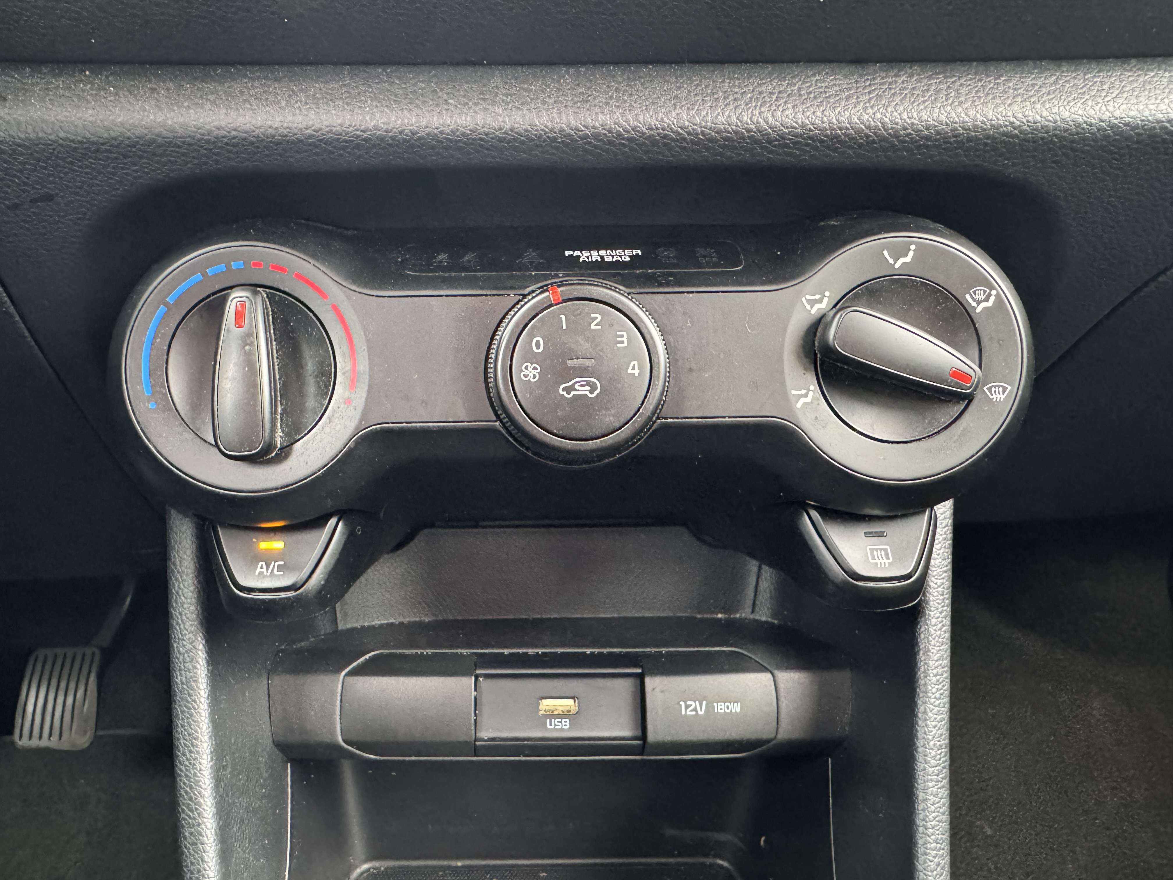 Kia Picanto 1.0i Pure ISG / 6D / BLUETOOTH / AIRCO / 5 PORTES