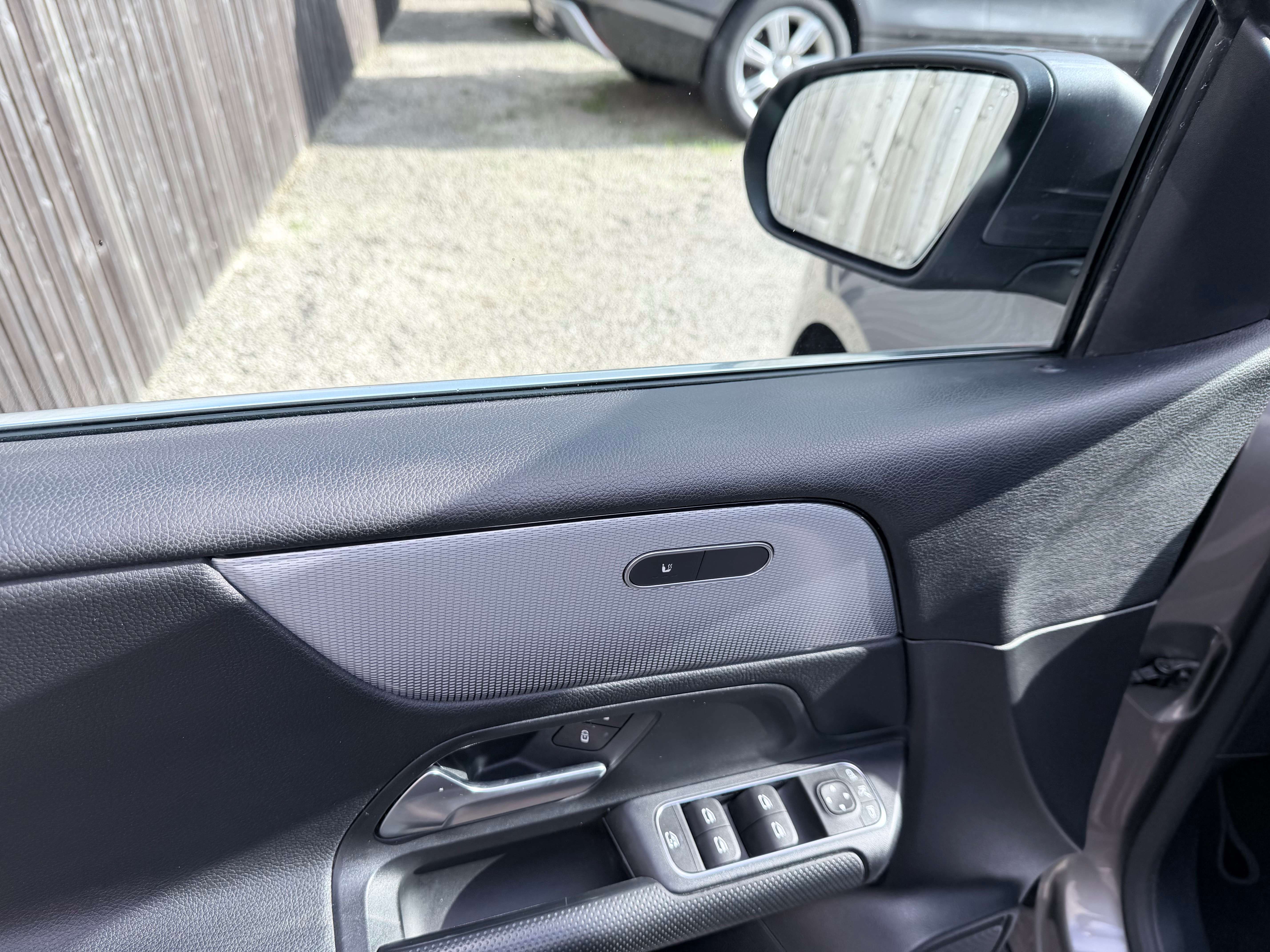 Mercedes-Benz B 180 d HALF-LEDER/ZETELVERW./CAMERAFULL-LED/SAFETY