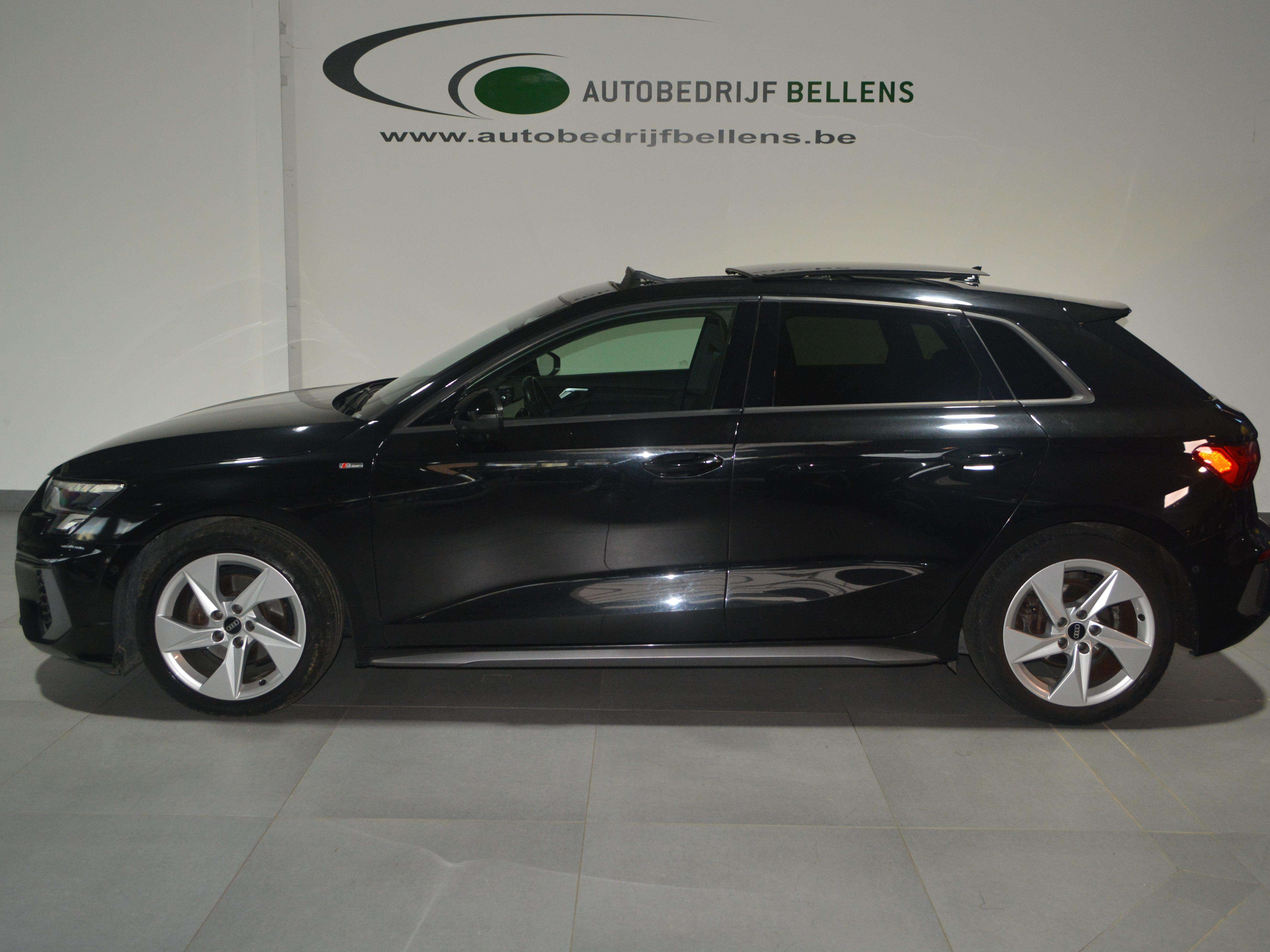Audi A3 A3 Sportback 35 TFSI S line S tronic LEDER / PANO / S-LINE