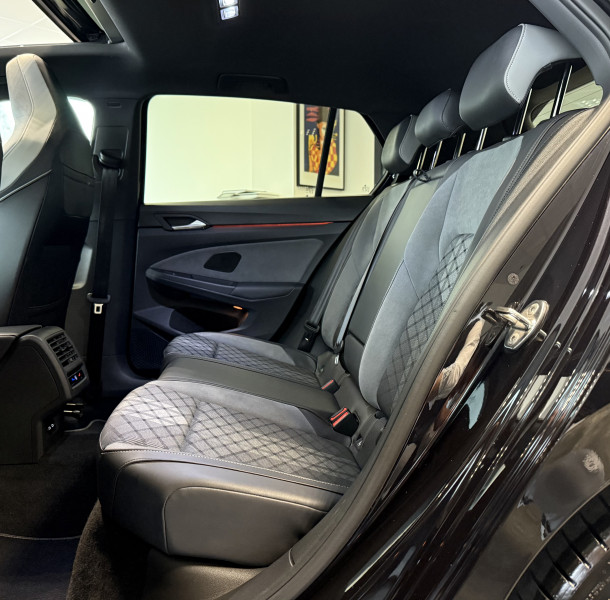 Volkswagen GOLF VIII 2.0 TDI SCR 150CH R-LINE DSG7