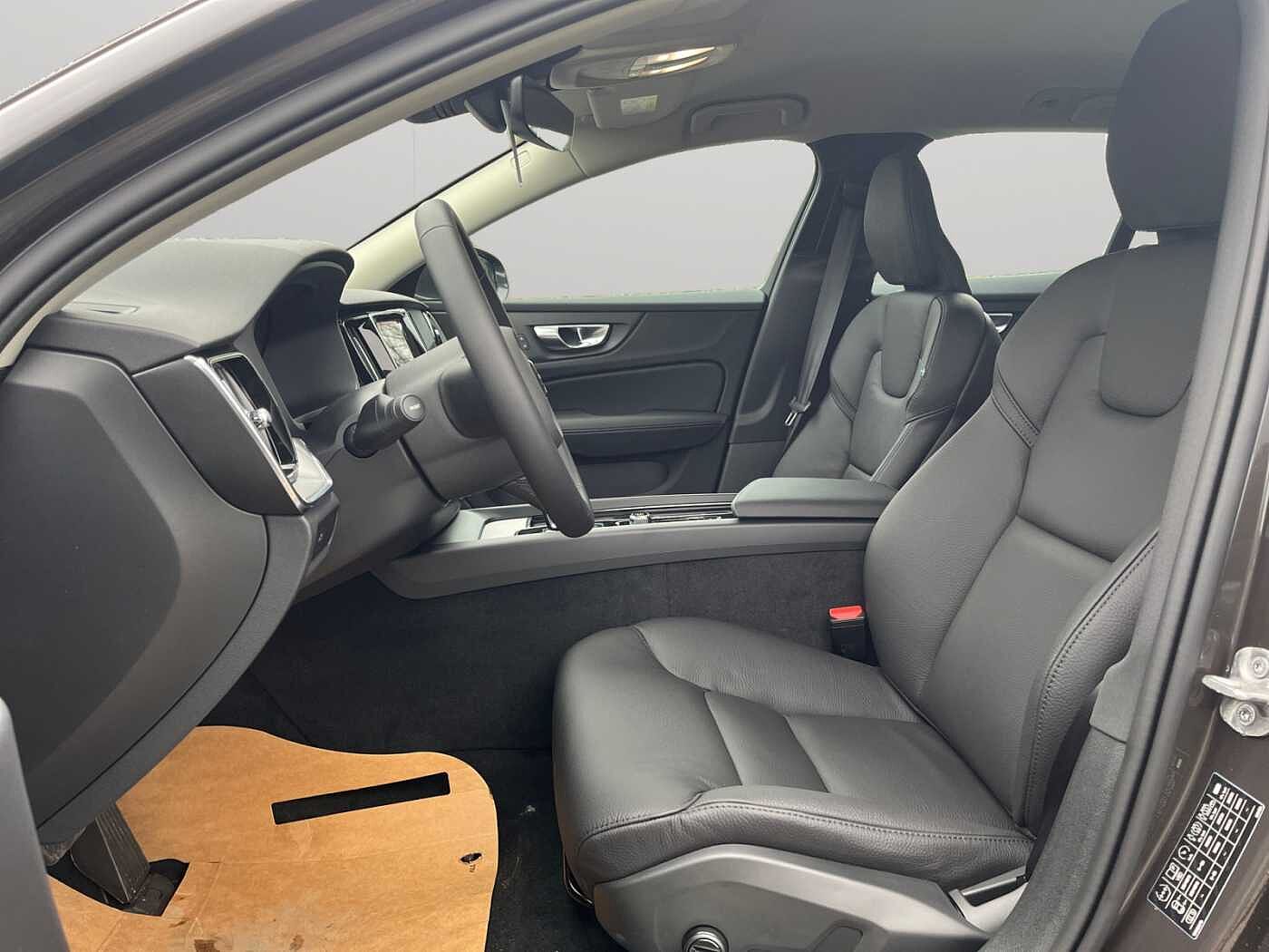 Volvo V60 V60 Core, B3 Mild Hybrid, Essence