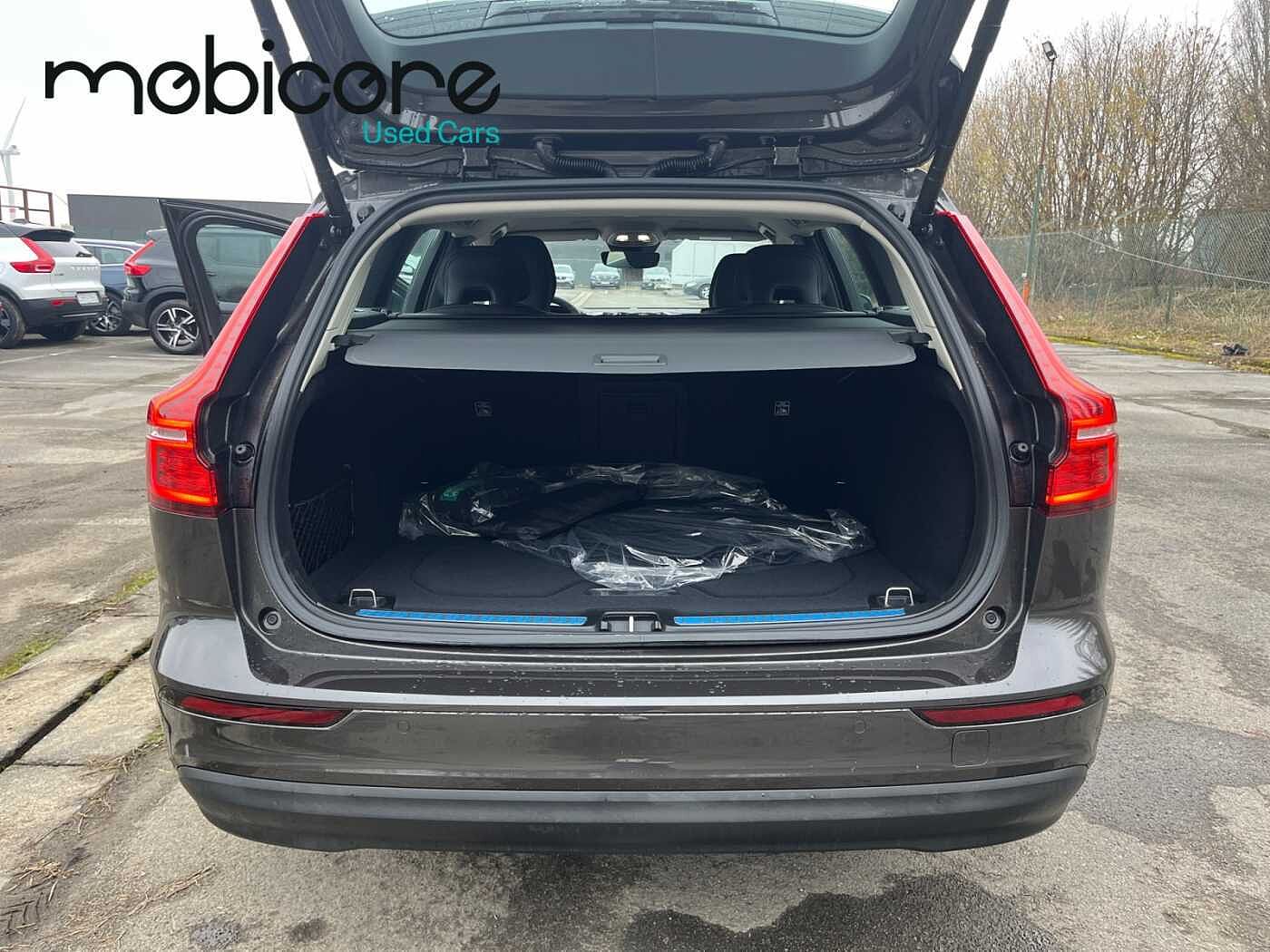 Volvo V60 V60 Core, B3 Mild Hybrid, Essence