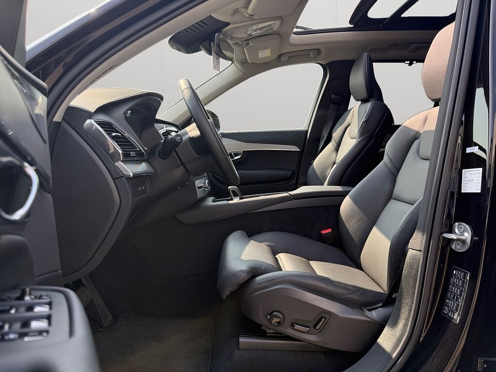 Volvo XC90 XC90 Plus, T8 AWD Plug-in Hybrid, Elektrisch/Benzin, Bright, 7 Sitze