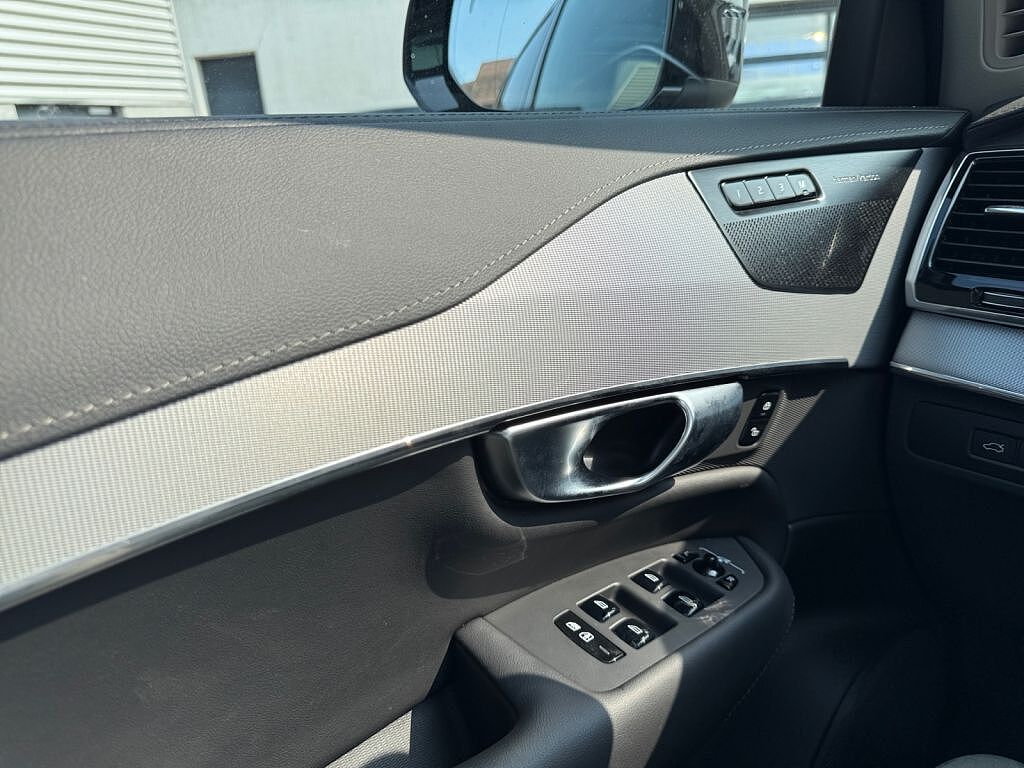 Volvo XC90 XC90 Plus, T8 AWD Plug-in Hybrid, Elektrisch/Benzin, Bright, 7 Sitze