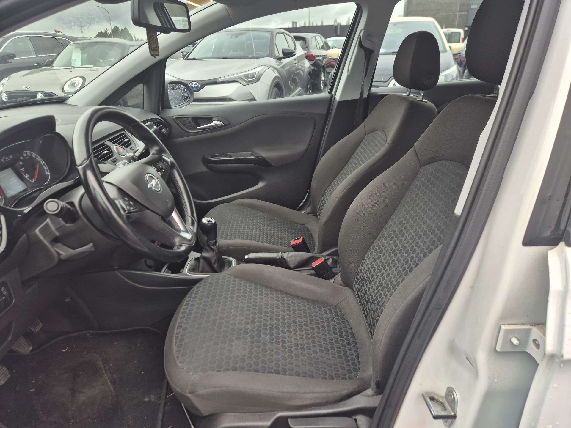 Opel Corsa 1.4i Cosmo / Radio / Clim / USB / Marchand/Export