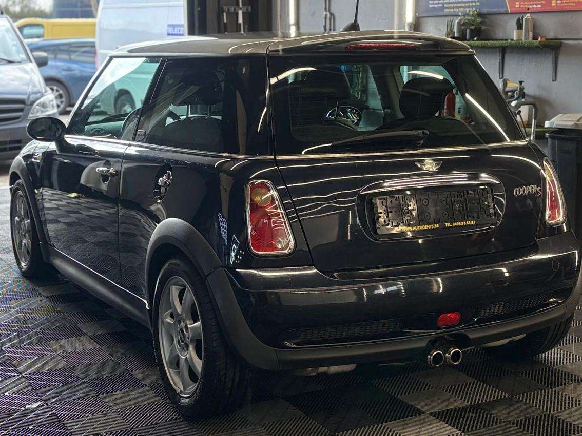 MINI Cooper S 1.6i 16v AUTOMATIQUE bj. 12/2005