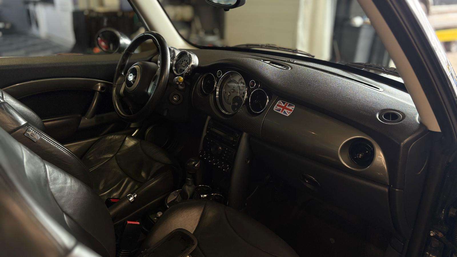 MINI Cooper S 1.6i 16v AUTOMATIQUE bj. 12/2005