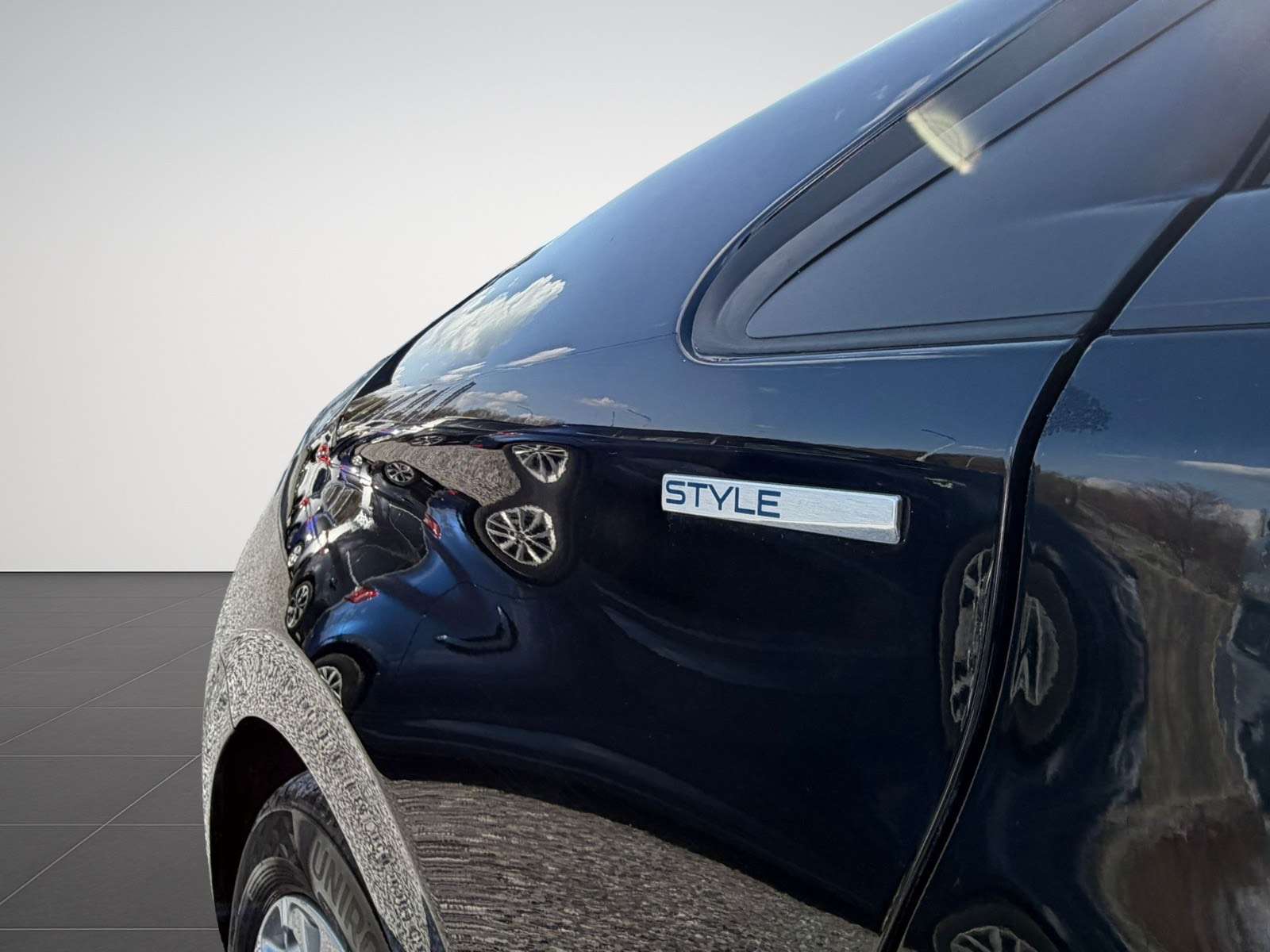 Peugeot 208 208 1.2i Style / Navi / Radar / Garantie 12 Mois