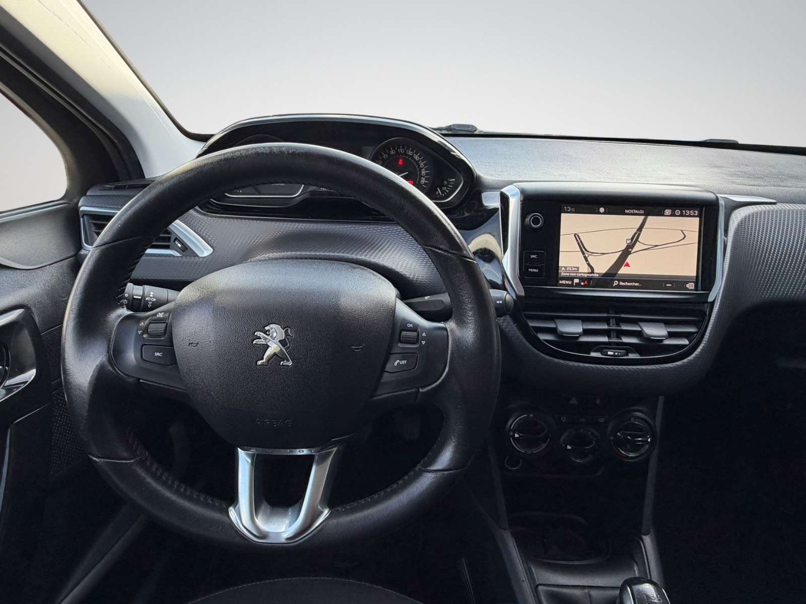 Peugeot 208 208 1.2i Style / Navi / Radar / Garantie 12 Mois