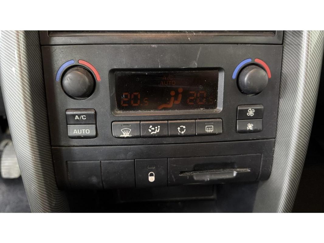 Peugeot 207 1.4i 16V BERLINE Exécutive PHASE 1