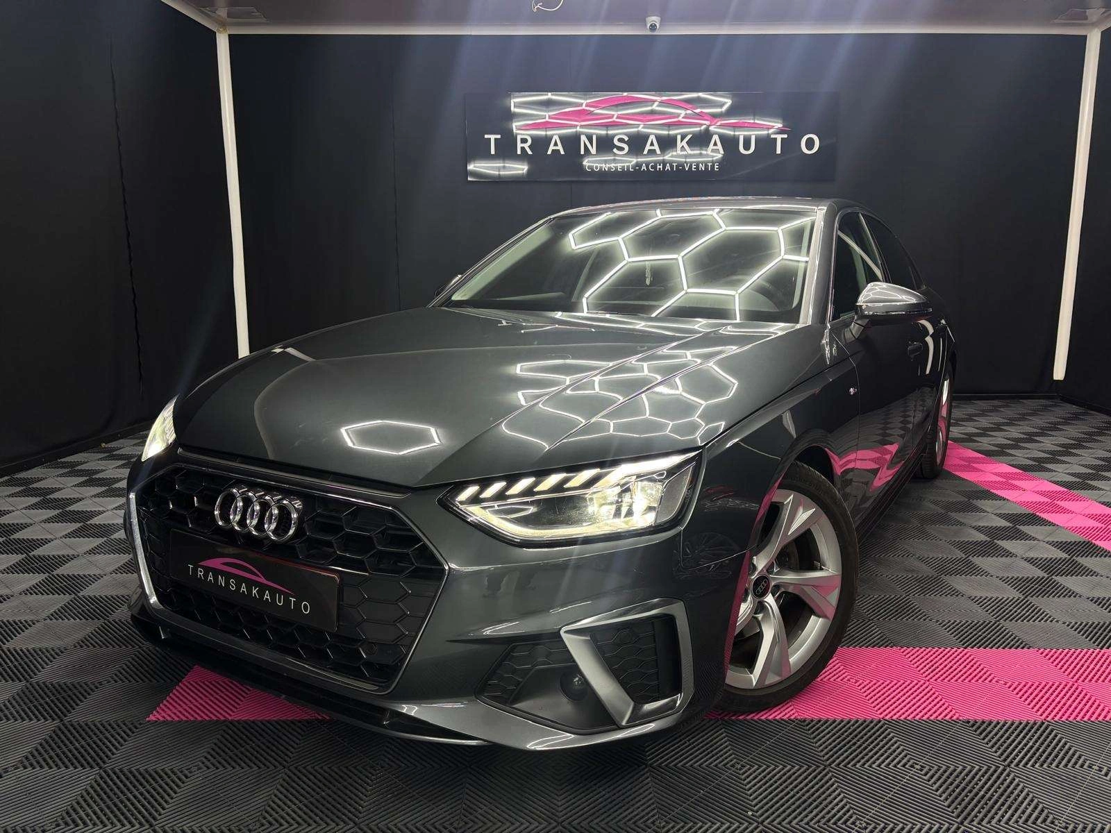Audi A4 A4 35 TFSI/ S line/ 1er Prop / carnet complet