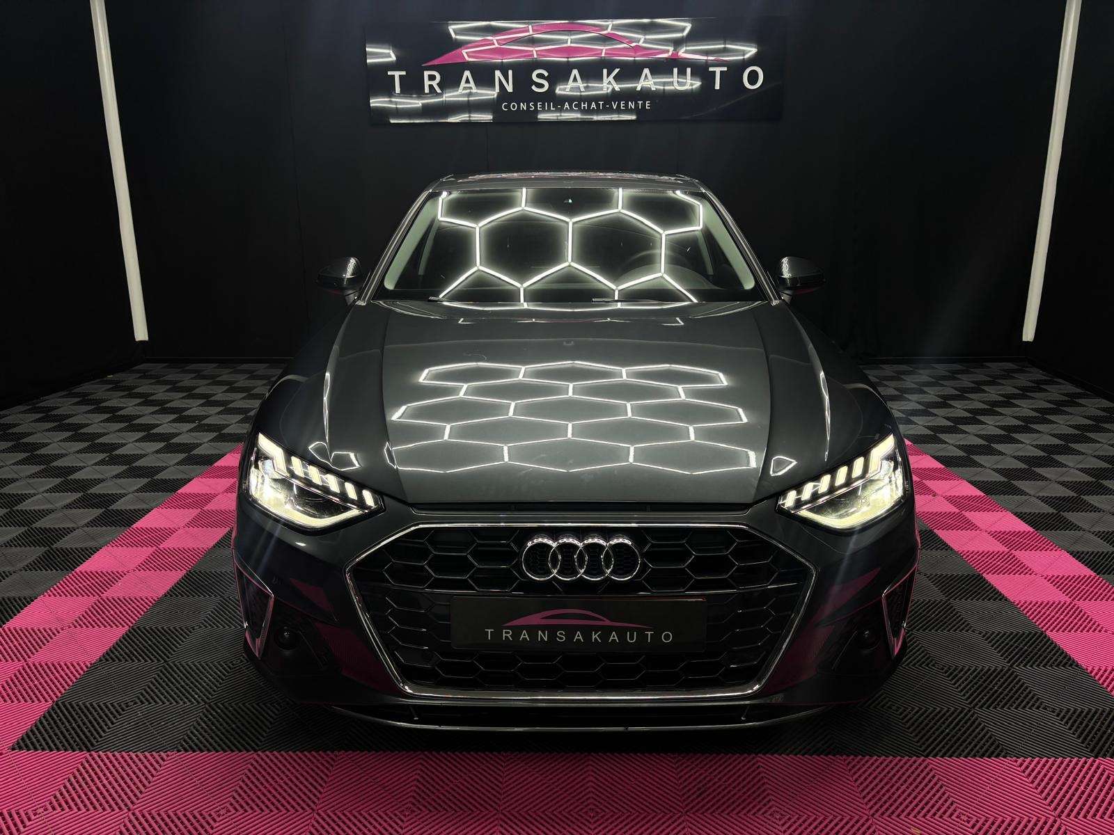 Audi A4 A4 35 TFSI/ S line/ 1er Prop / carnet complet