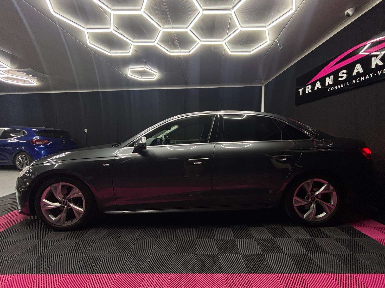 Audi A4 A4 35 TFSI/ S line/ 1er Prop / carnet complet