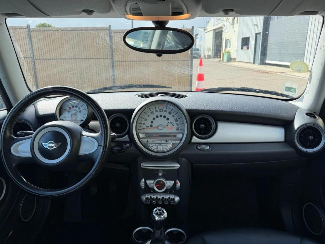 Mini Mini 1.6 120 COOPER MOTEUR A CHAINE- EMBRAYAGE NEUF-INTERIEUR CUIR-CLIMATISATION-JANTES ALU 17