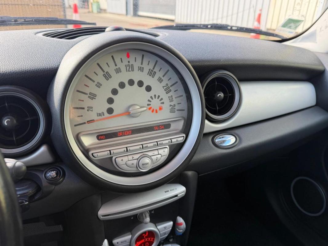 Mini Mini 1.6 120 COOPER MOTEUR A CHAINE- EMBRAYAGE NEUF-INTERIEUR CUIR-CLIMATISATION-JANTES ALU 17