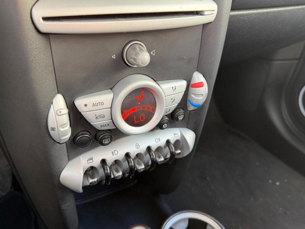 Mini Mini 1.6 120 COOPER MOTEUR A CHAINE- EMBRAYAGE NEUF-INTERIEUR CUIR-CLIMATISATION-JANTES ALU 17