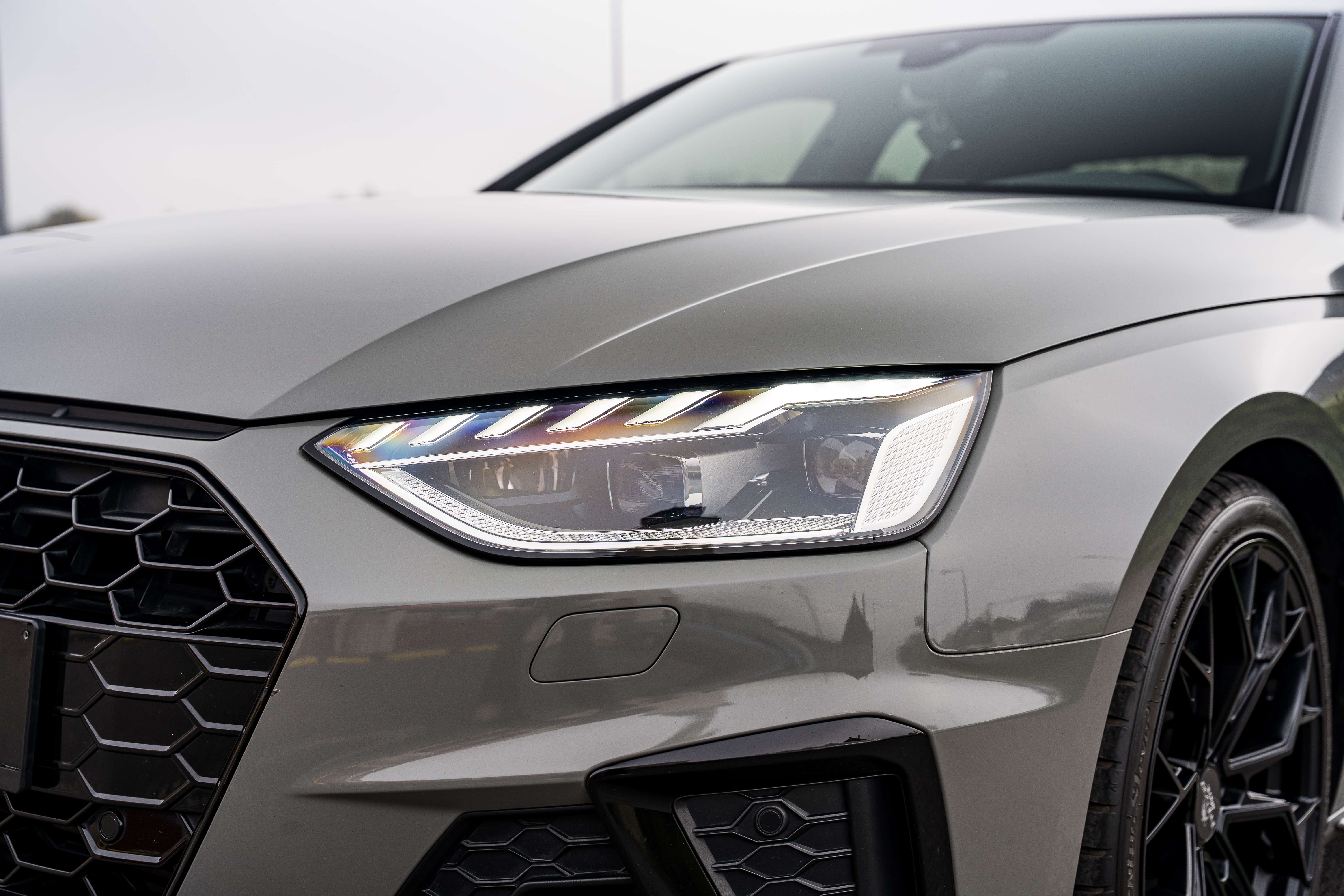 Audi A4 *S-Line*Matrix*Carplay*Virtual Cockpit*CornerLight