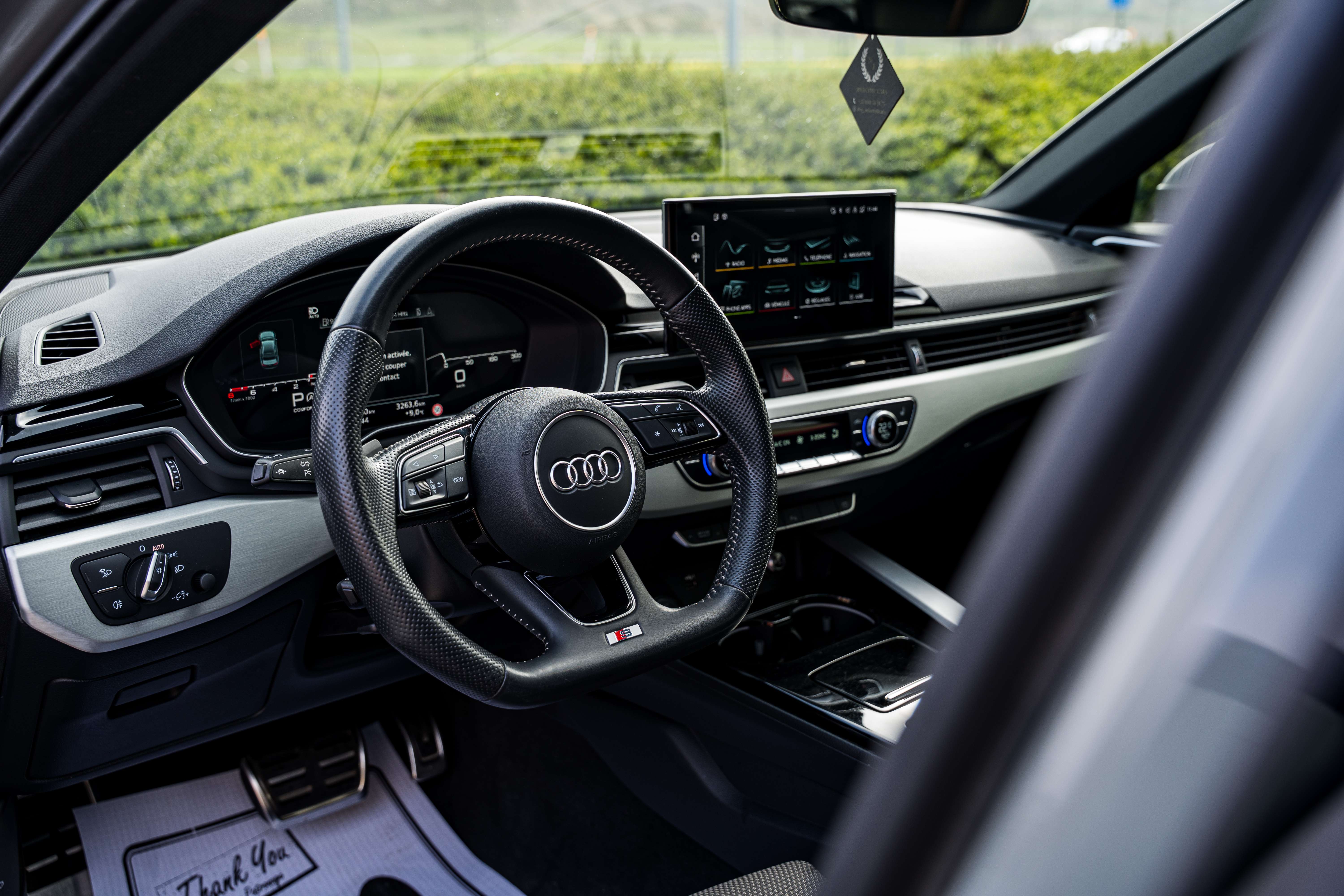 Audi A4 *S-Line*Matrix*Carplay*Virtual Cockpit*CornerLight