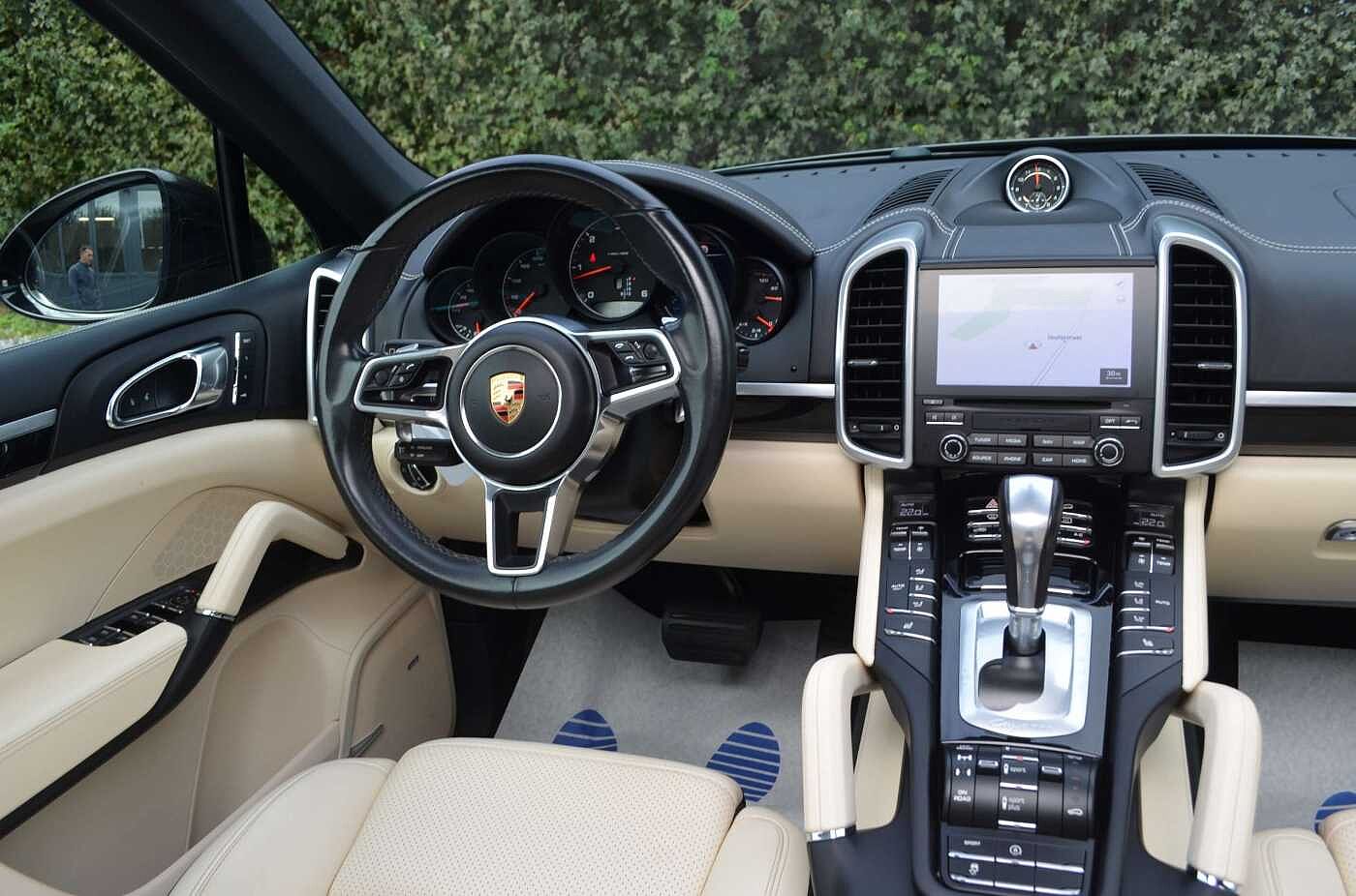 Porsche Cayenne 3,0 Diesel Platinum Edition * PANO * BOSE *21 INCH