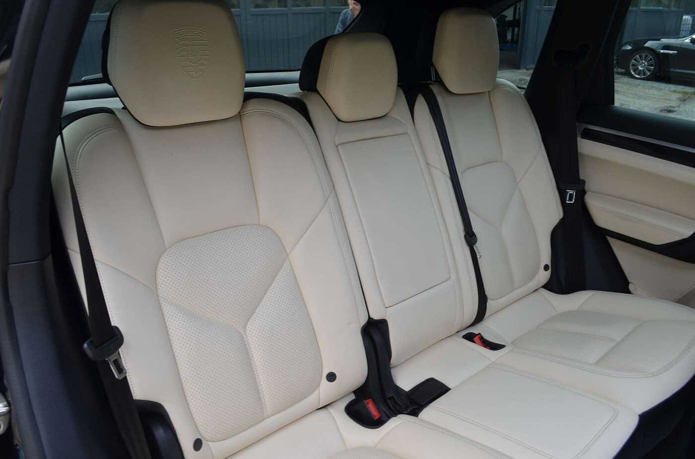 Porsche Cayenne 3,0 Diesel Platinum Edition * PANO * BOSE *21 INCH