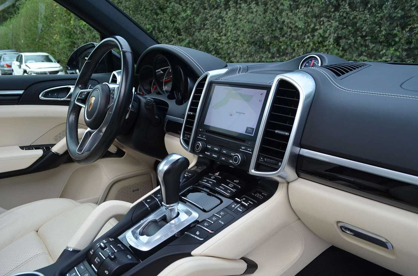 Porsche Cayenne 3,0 Diesel Platinum Edition * PANO * BOSE *21 INCH
