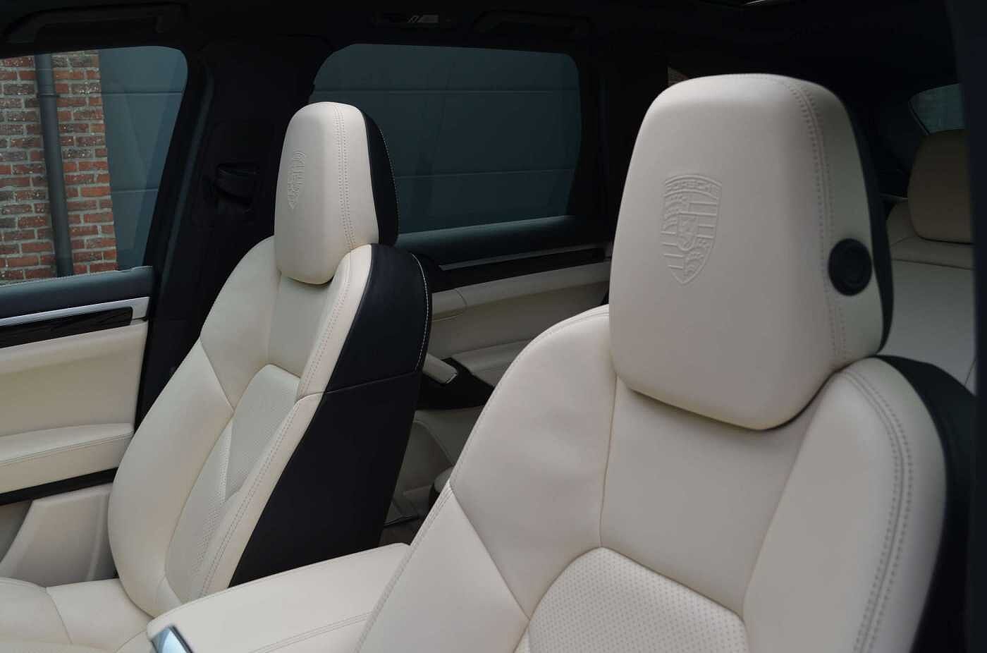 Porsche Cayenne 3,0 Diesel Platinum Edition * PANO * BOSE *21 INCH