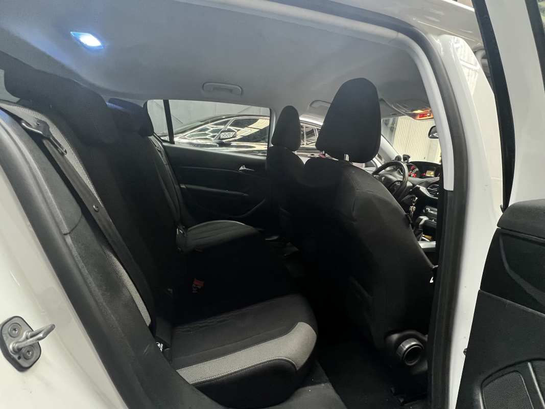 Peugeot 308 1.2 PURETECH ALLURE 130 ch EAT6 6.0 CV