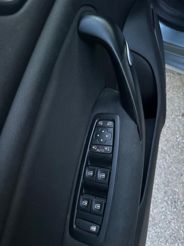 Renault Megane IV Berline Blue dCi 115 - 20 Business