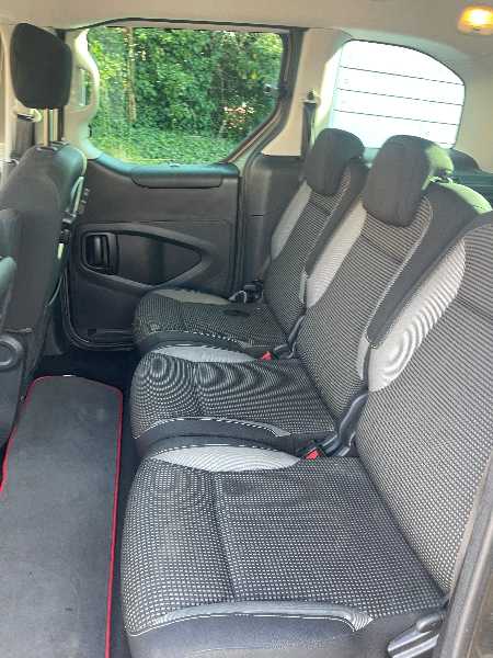 Peugeot Partner Tepee (2) D2 120 MOMENTUM GEARTRONIC 6