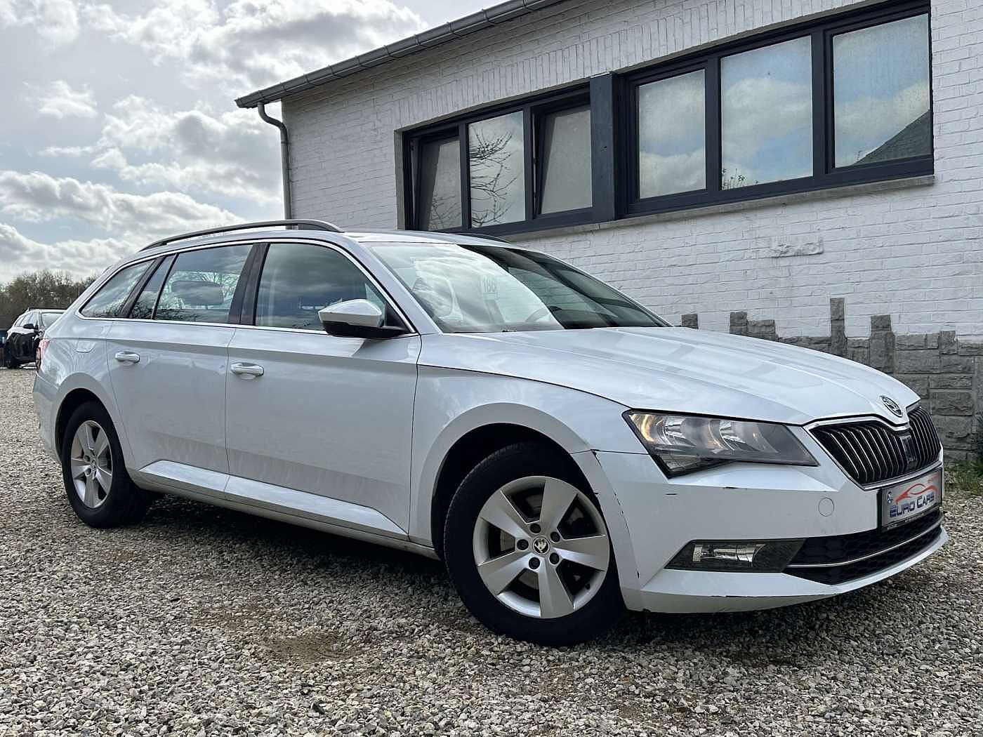 SKODA Superb Combi SW 1.6 CR TDi Ambition CARPLAY/CAMERA/EXPORT