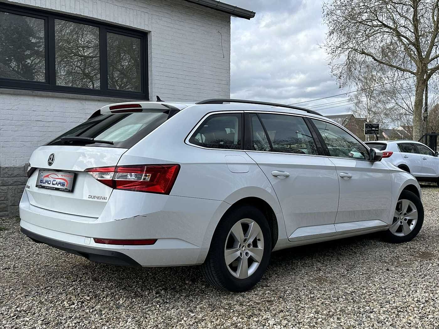 SKODA Superb Combi SW 1.6 CR TDi Ambition CARPLAY/CAMERA/EXPORT