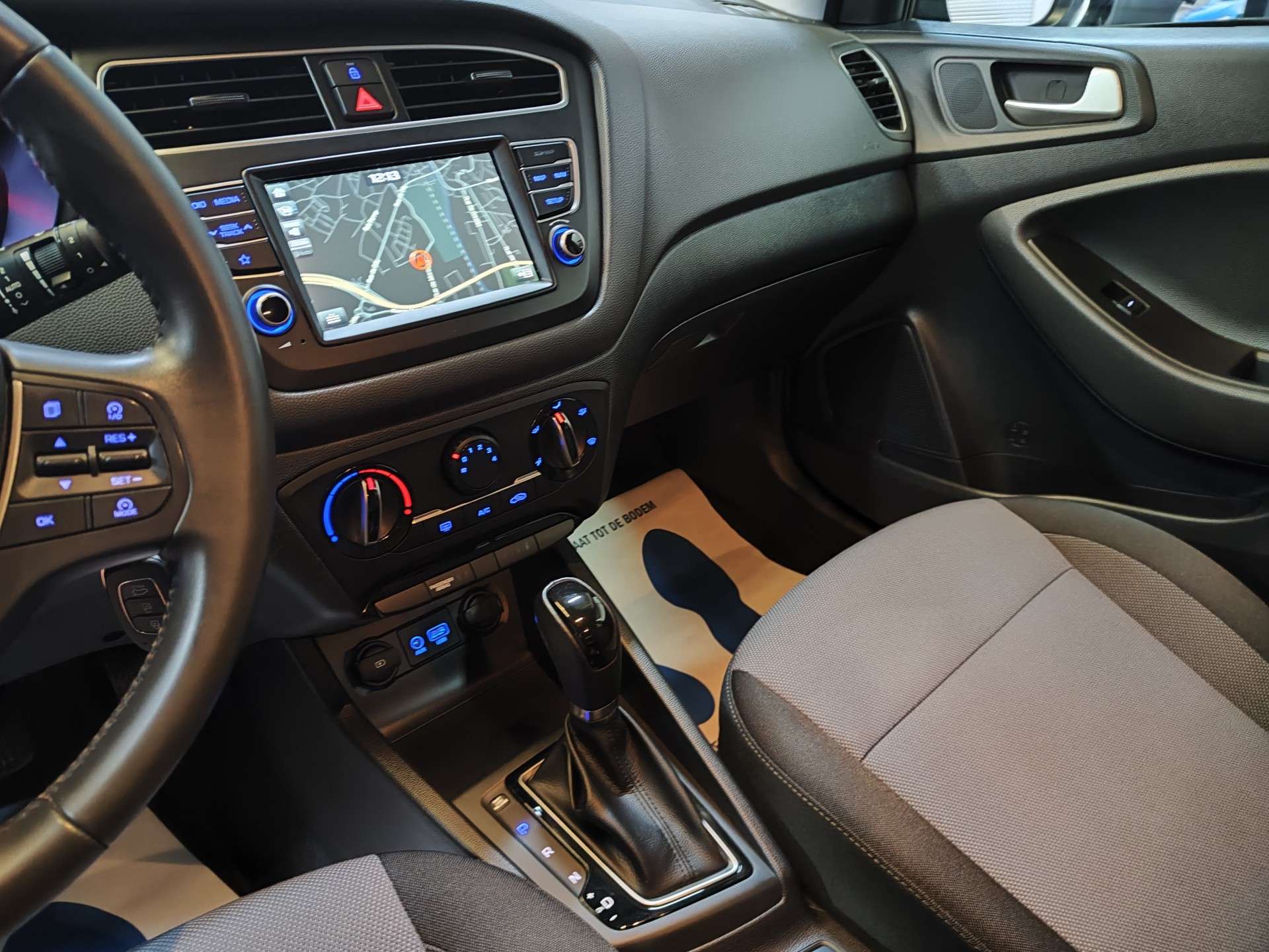 Hyundai i20 i20 1.0 T-GDi Twist DCT // garantie 12 mois //