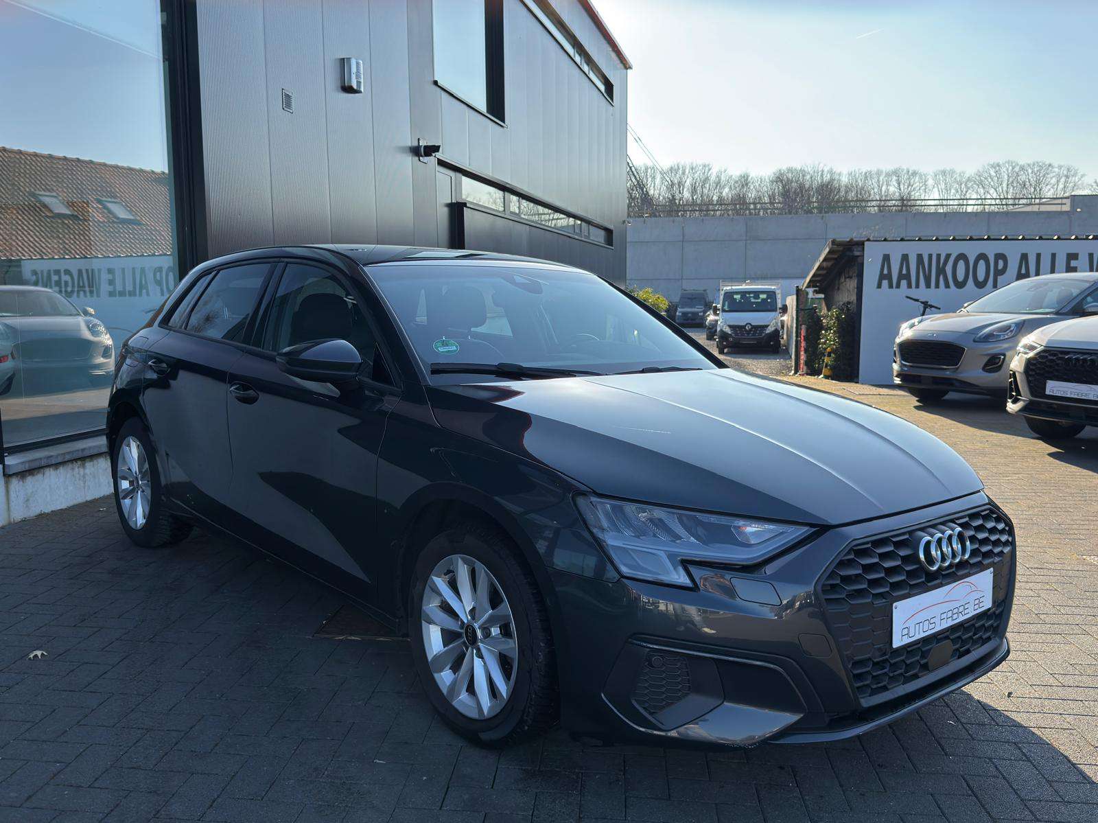 Audi A3 30 TSI 5 deurs S-Tronic Sport Line Leder  !!!