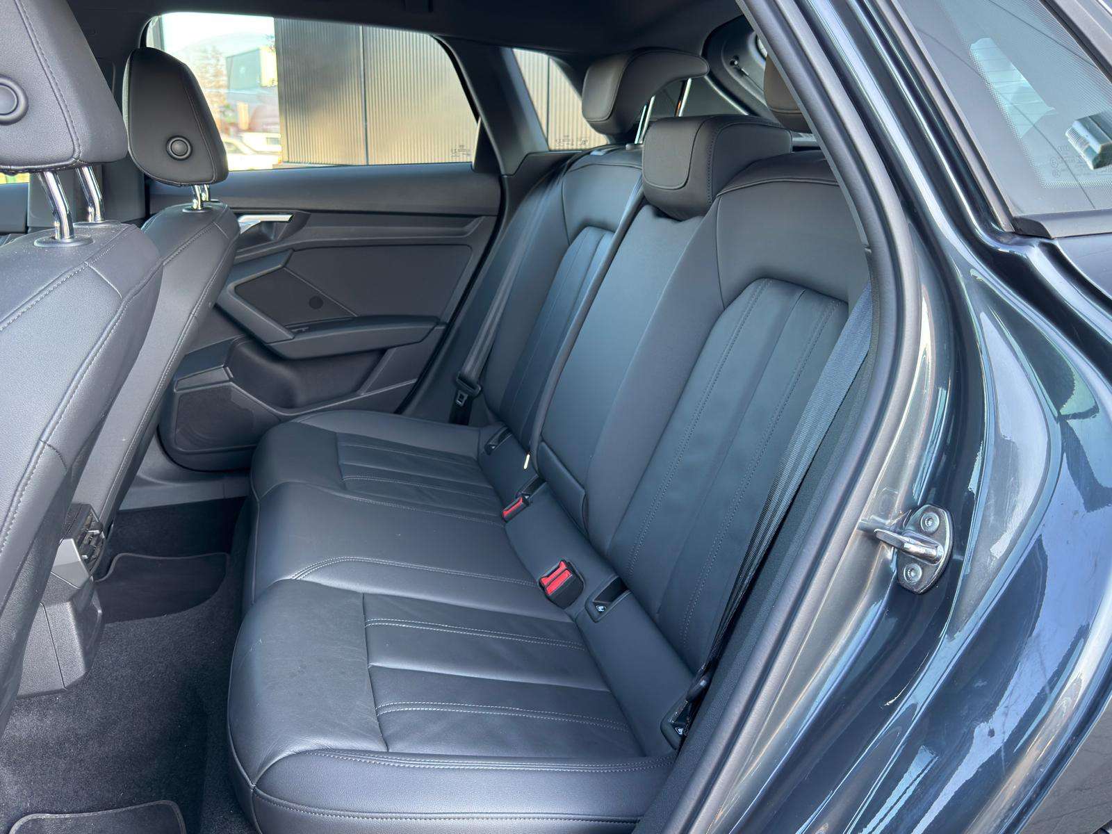Audi A3 30 TSI 5 deurs S-Tronic Sport Line Leder  !!!