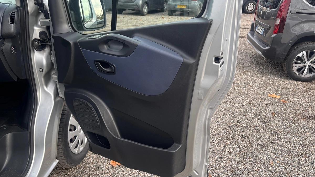 Opel Vivaro combi 9 places 1.6 CDTI 120cv BVM6 BI TURBO ! L2 Bon état général